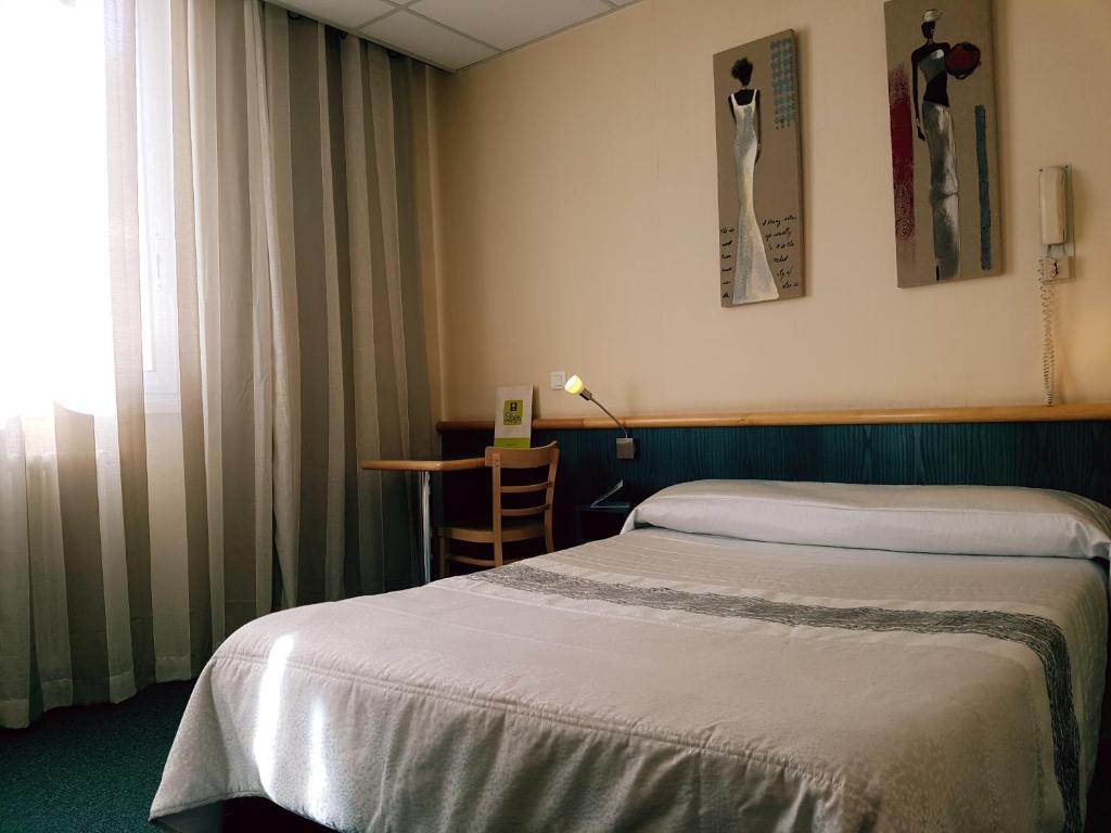 Logis Hotel Restaurant Du Midi - Rodez Centre Kültér fotó