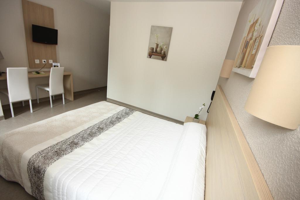 Logis Hotel Restaurant Du Midi - Rodez Centre Kültér fotó