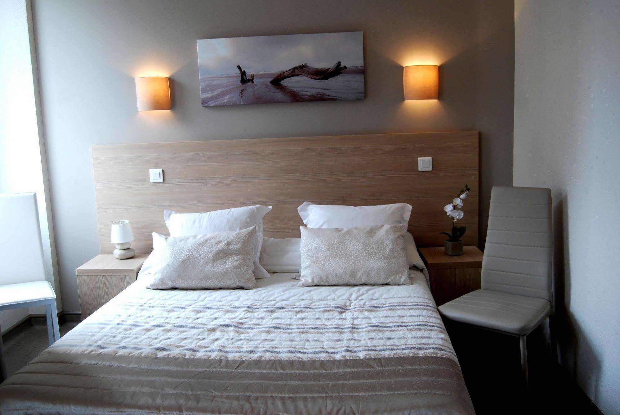 Logis Hotel Restaurant Du Midi - Rodez Centre Kültér fotó